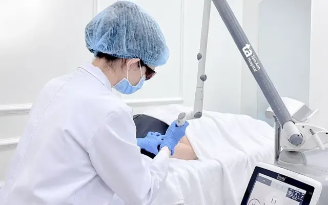 Xóa xăm nhiều lớp bằng laser có hết không?