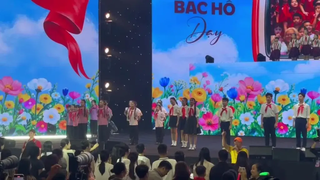 Xuân Bắc, Tự Long cùng đọc '5 điều Bác Hồ dạy'